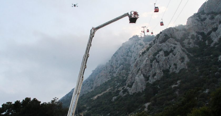 Accident on the cable car in Antalya, Türkiye, passengers thrown onto a mountain