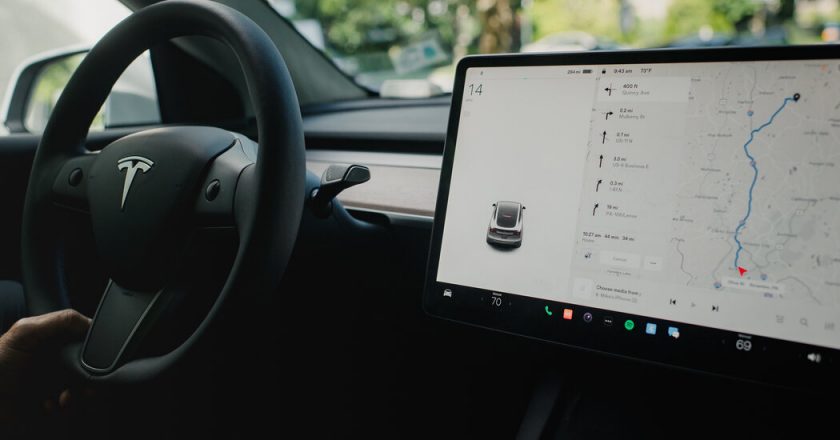 US investigates Tesla's Autopilot recall