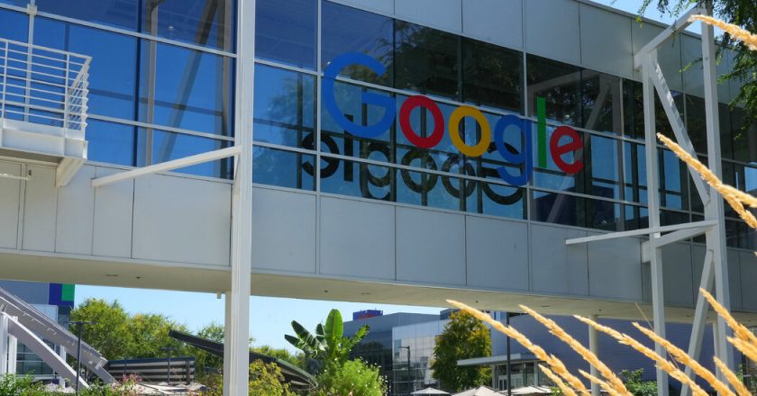 Google tone down forum after employee feud over war on Gaza