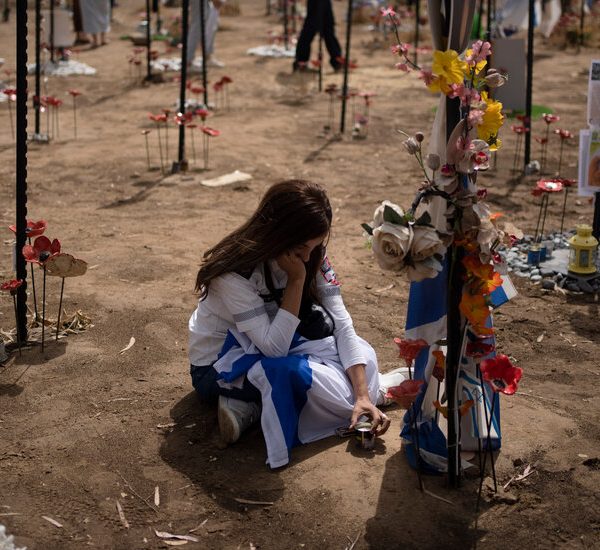 Israelis head to the sites of the October 7 attack to mark the national day of mourning