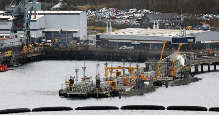 While Trump arouses doubt, the Europeans discuss their nuclear deterrent