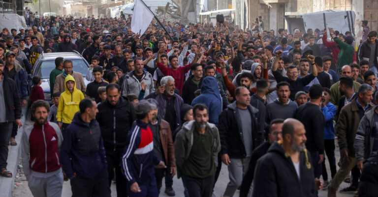 Gazens frustrating voice with Hamas in rare protest