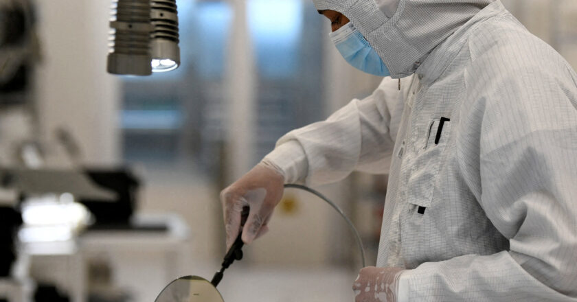 Former CEO Claims Chip Firm Conspired to Transfer Technology to China