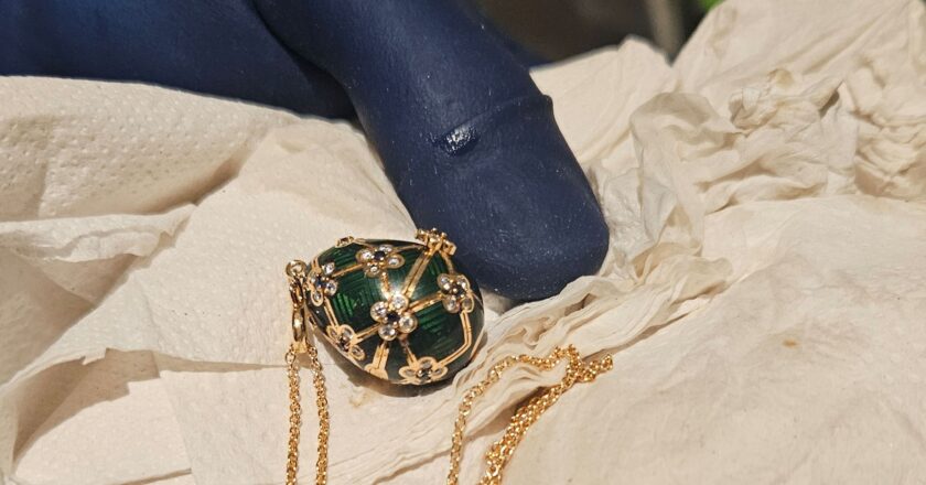 Stolen Fabergé Pendant Delivered to Police in a Unique Twist