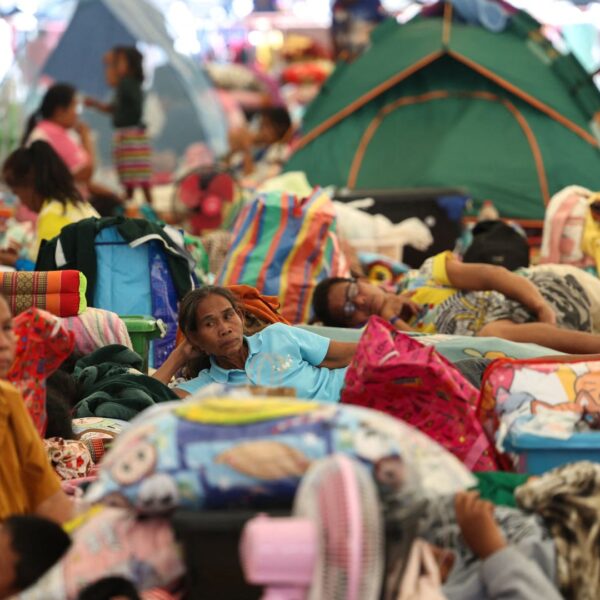 Fresh Clashes Force Thousands to Flee Thailand-Cambodia Border