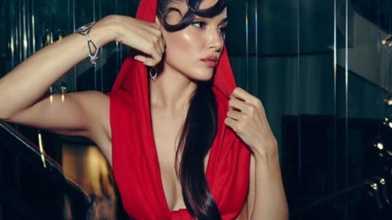 Hande Erçel Cannes’da yine nefes kesti! Bakan bir daha baktı