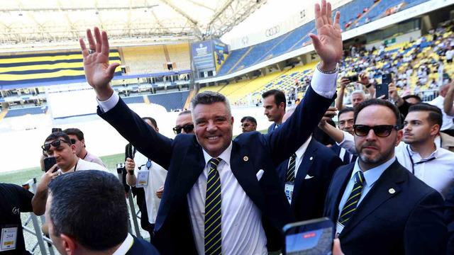 Sadettin Saran’a kongre üyelerinden destek