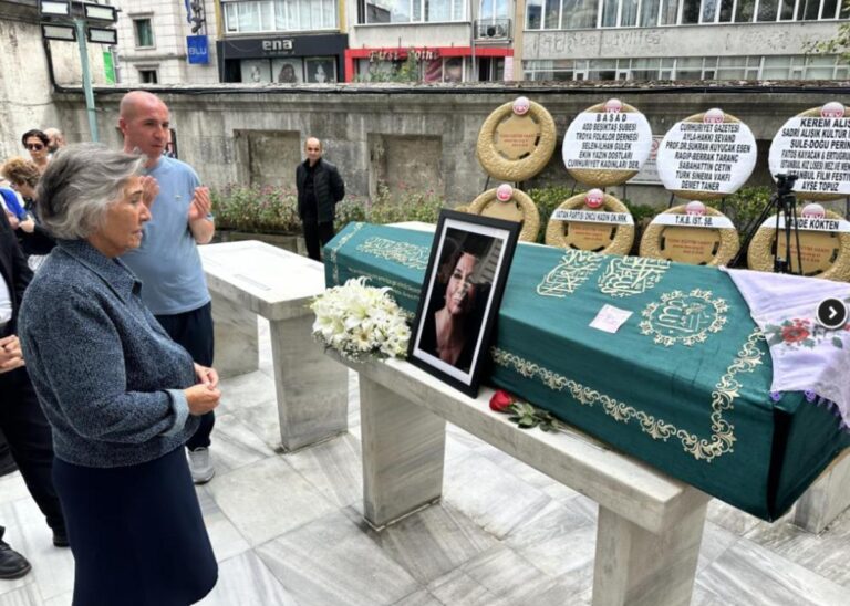 Gülsen Tuncer’e veda! Halil Ergün gözyaşlarını tutamadı