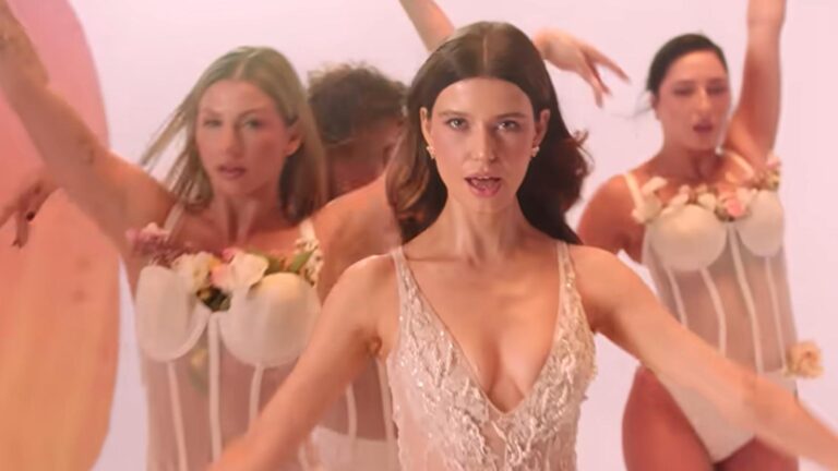 Beren Saat’e teklif yağıyor: 2 milyon verenler bile var…